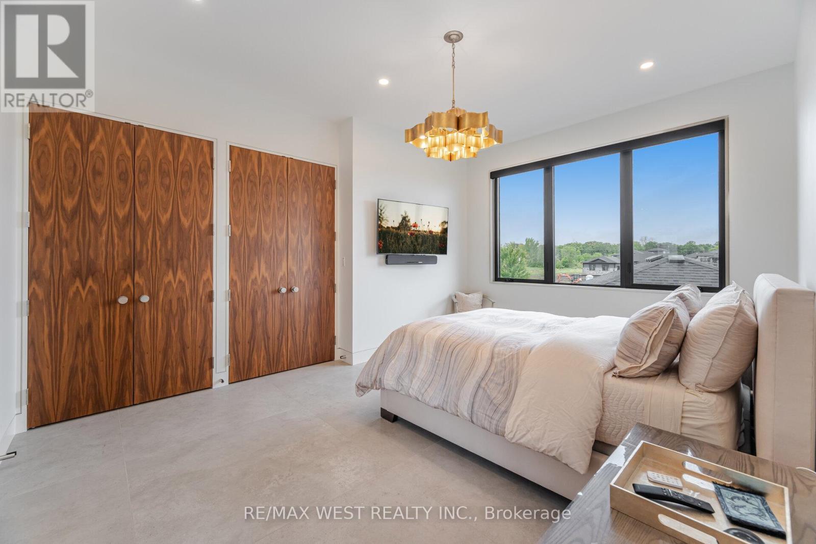 83 Navigation Drive, Prince Edward County, ON - Indoor Photo Showing Bedroom