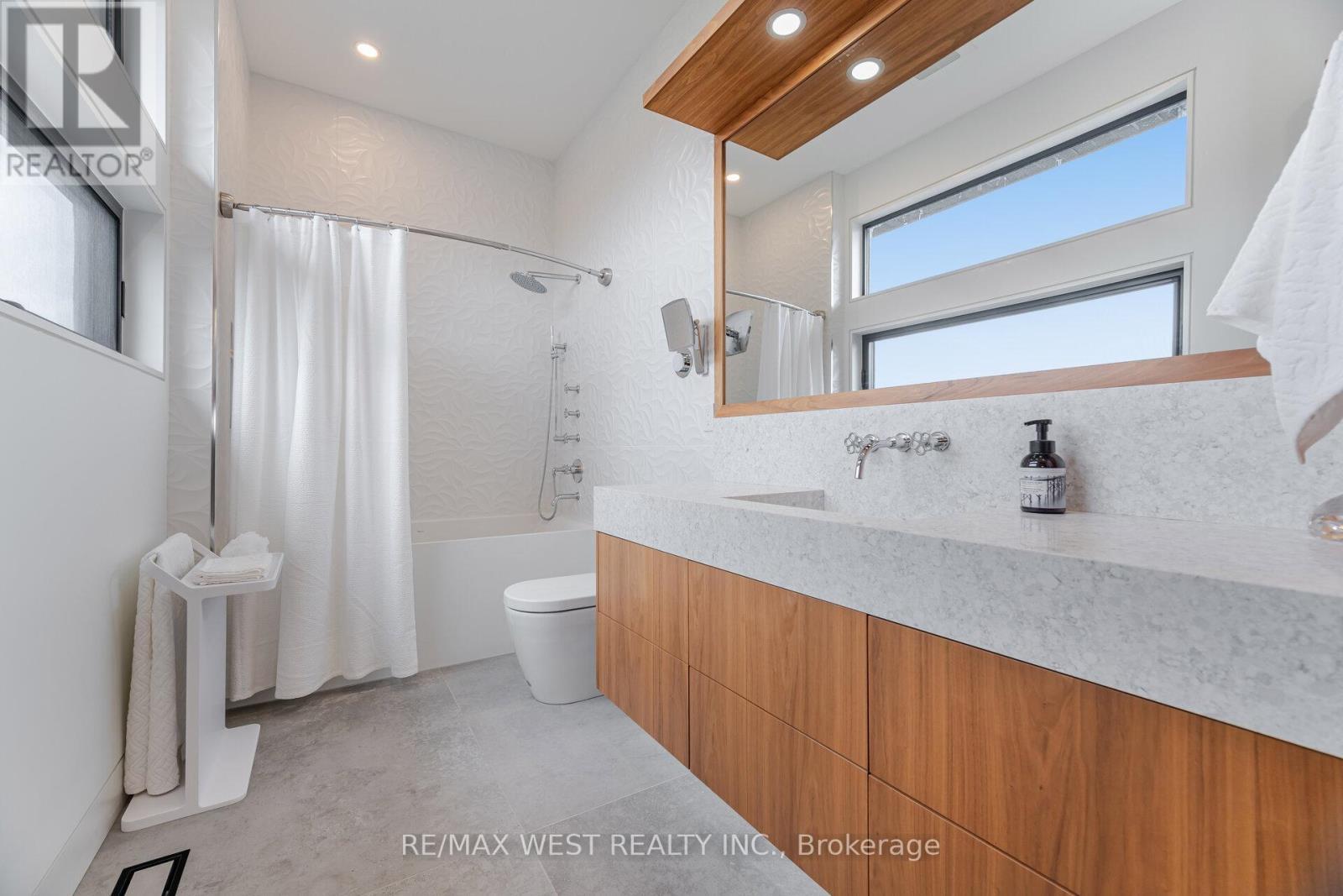 83 Navigation Drive, Prince Edward County, ON - Indoor Photo Showing Bathroom
