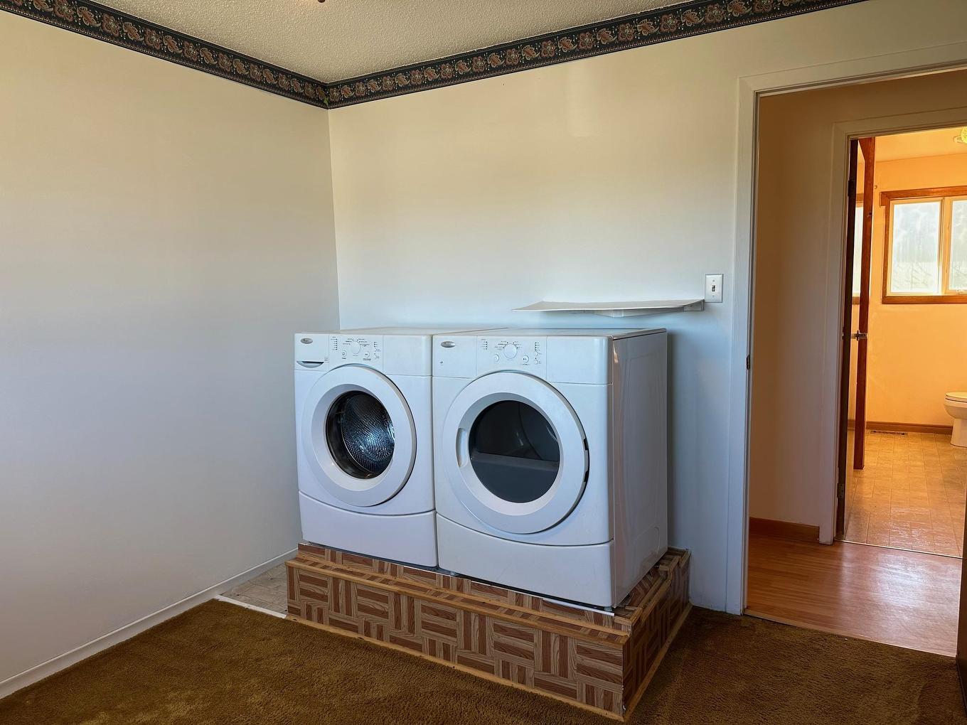 4 East Grove Crescent, Terrace Bay, ON - Indoor Photo Showing Laundry Room