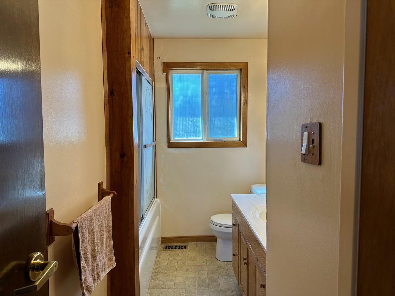4 East Grove Crescent, Terrace Bay, ON - Indoor Photo Showing Bathroom