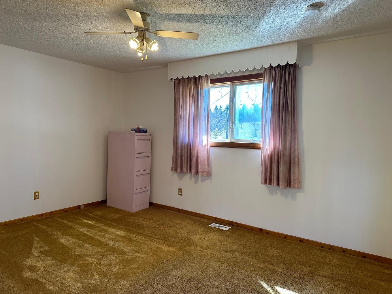 4 East Grove Crescent, Terrace Bay, ON - Indoor