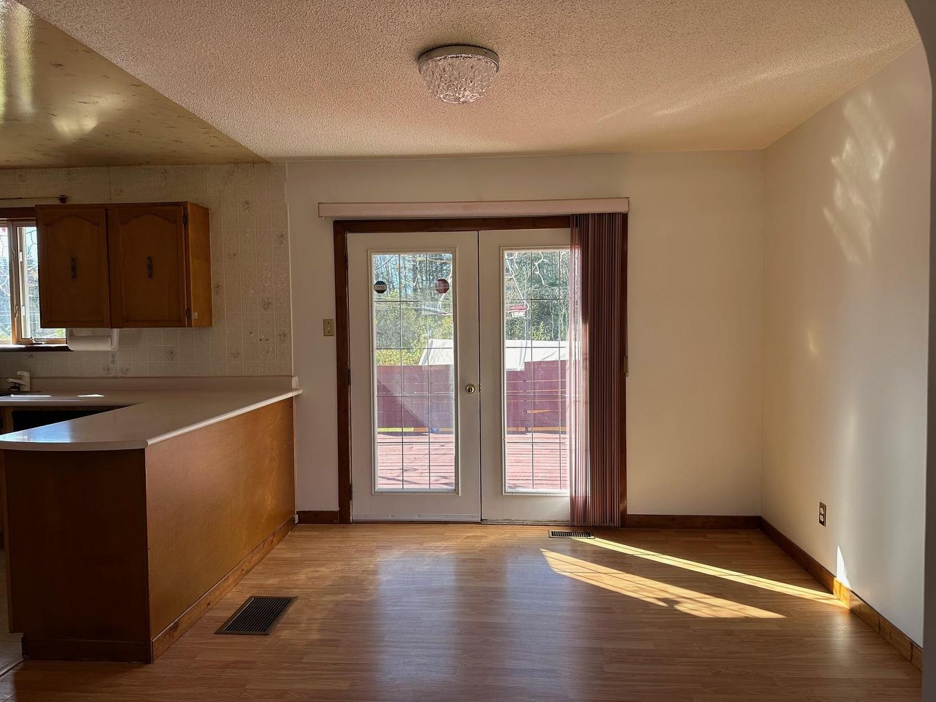 4 East Grove Crescent, Terrace Bay, ON - Indoor Photo Showing Kitchen