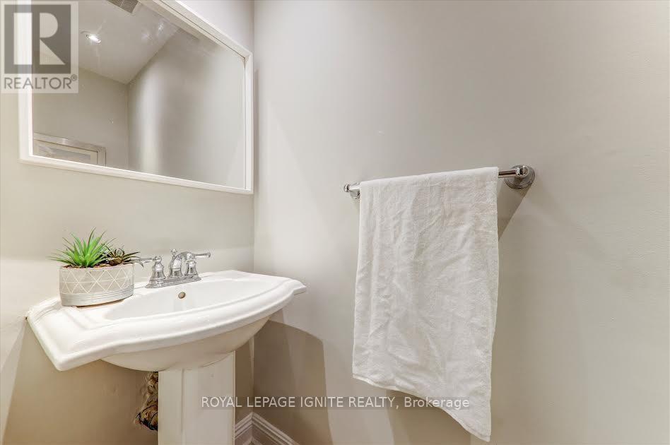 26 Halfmoon Square, Toronto, ON - Indoor Photo Showing Bathroom