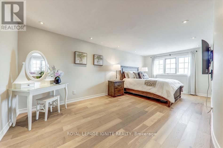 26 Halfmoon Square, Toronto, ON - Indoor Photo Showing Bedroom