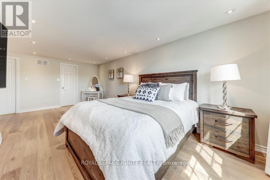 26 Halfmoon Square, Toronto, ON - Indoor Photo Showing Bedroom