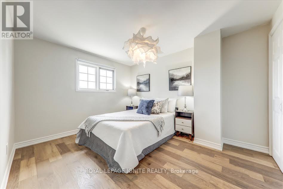 26 Halfmoon Square, Toronto, ON - Indoor Photo Showing Bedroom