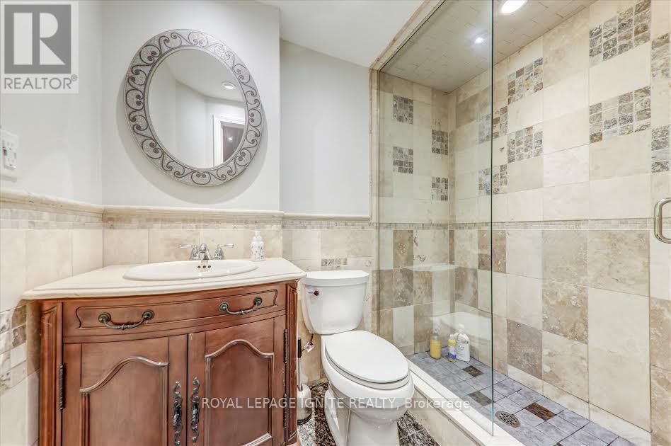 26 Halfmoon Square, Toronto, ON - Indoor Photo Showing Bathroom