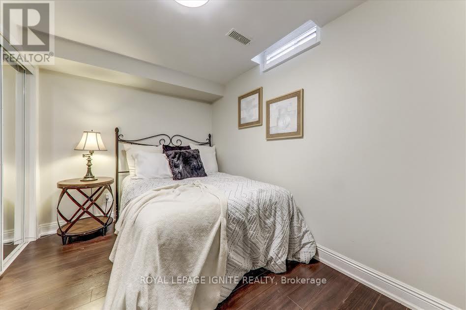 26 Halfmoon Square, Toronto, ON - Indoor Photo Showing Bedroom