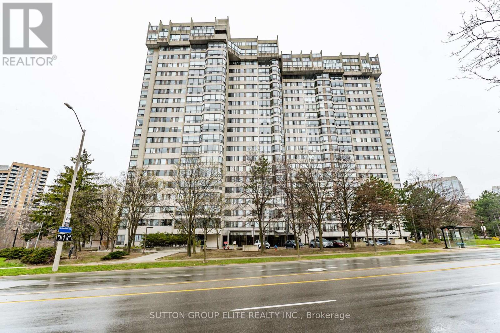 5 - 200 Robert Speck Parkway, Mississauga, ON - Outdoor With Facade