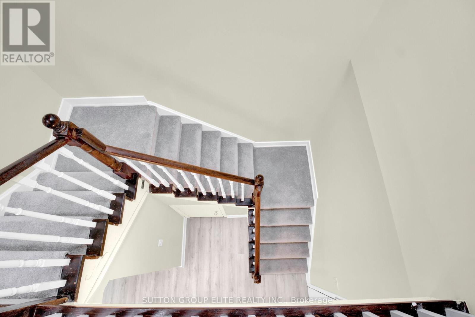 5 - 200 Robert Speck Parkway, Mississauga, ON - Indoor Photo Showing Other Room