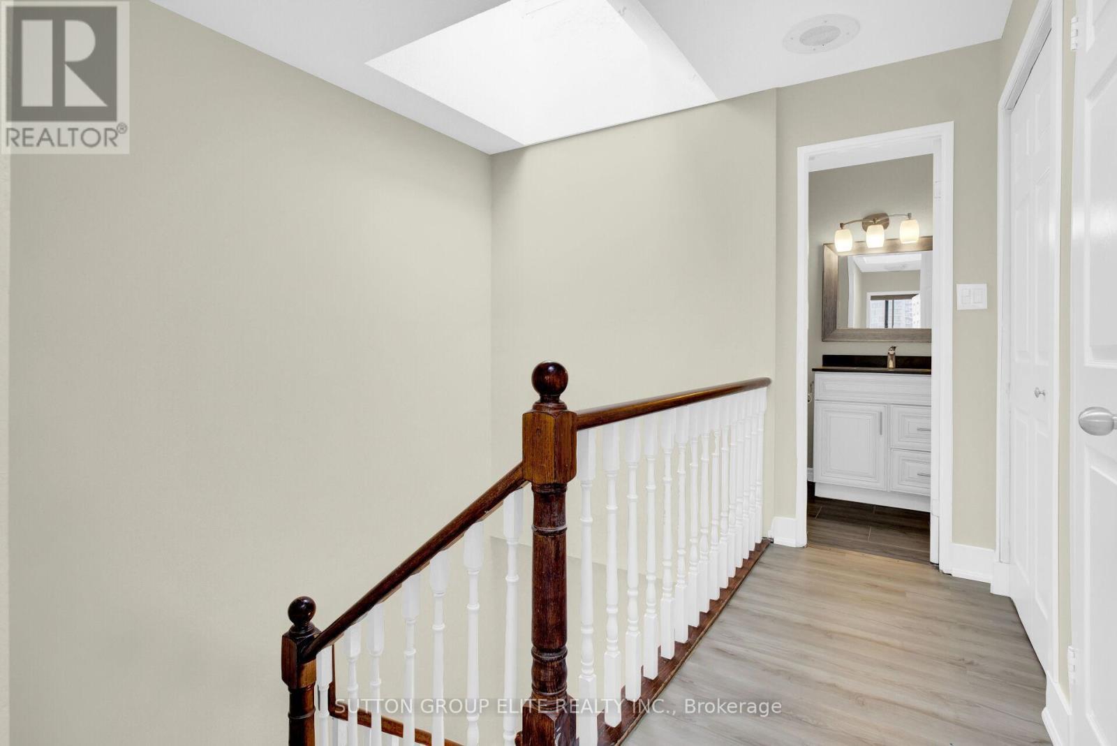 5 - 200 Robert Speck Parkway, Mississauga, ON - Indoor Photo Showing Other Room