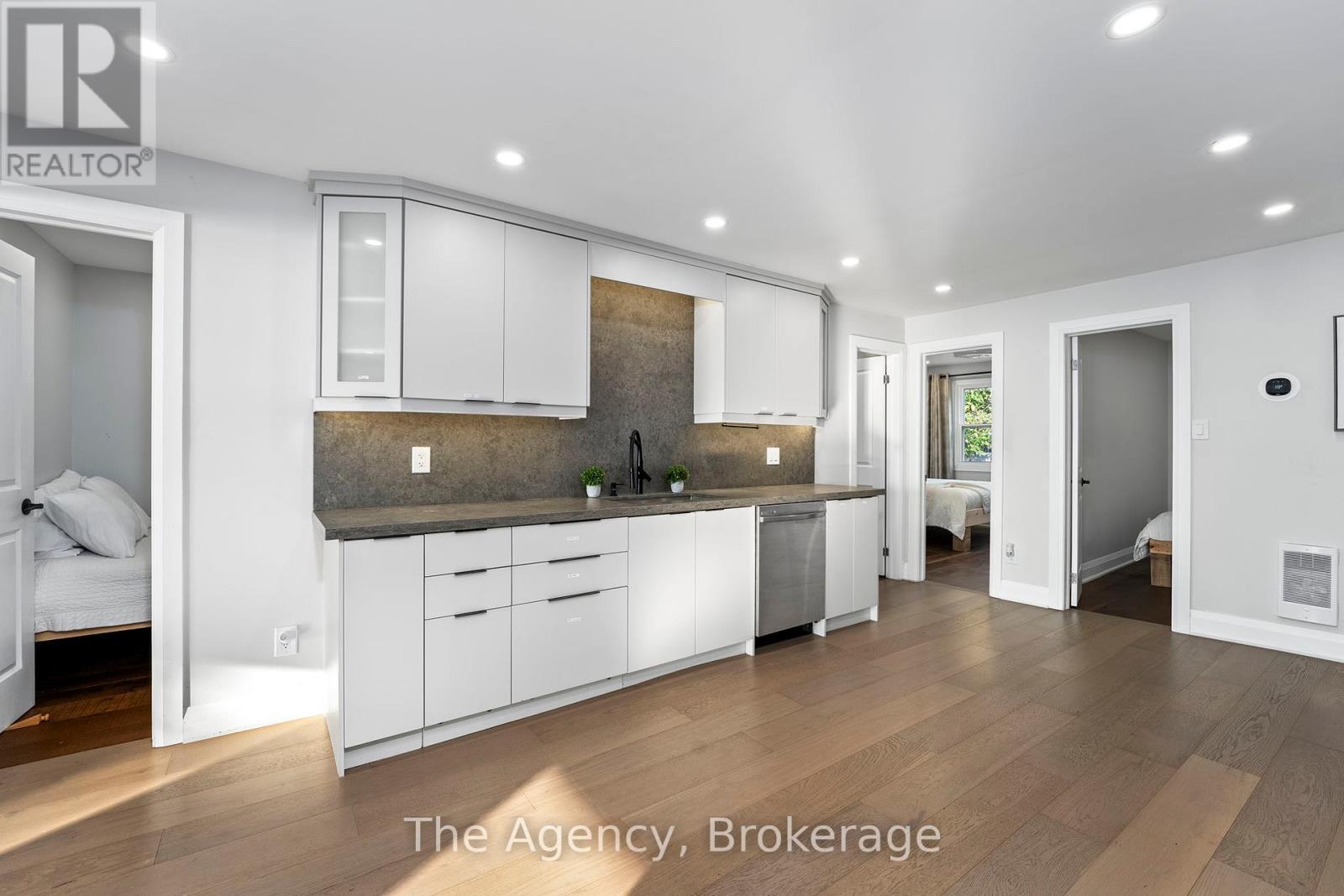 119 Campbell Beach Road, Kawartha Lakes (Carden), ON - Indoor Photo Showing Kitchen With Upgraded Kitchen