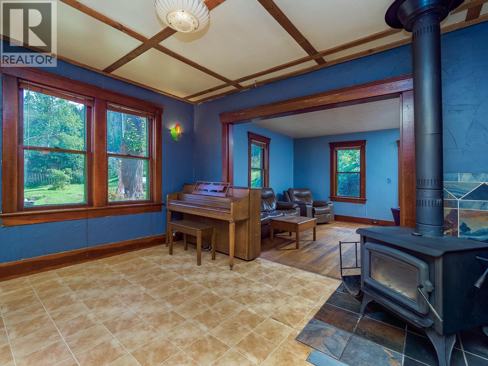 307 2Nd Avenue, Field, BC - Indoor