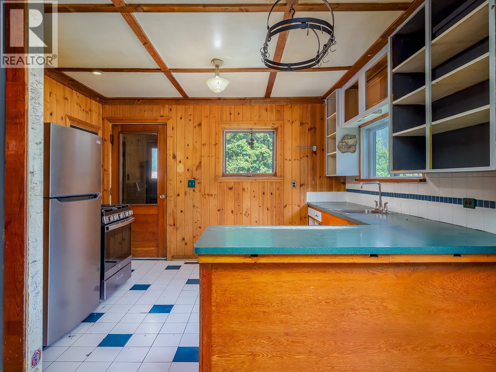 307 2Nd Avenue, Field, BC - Indoor