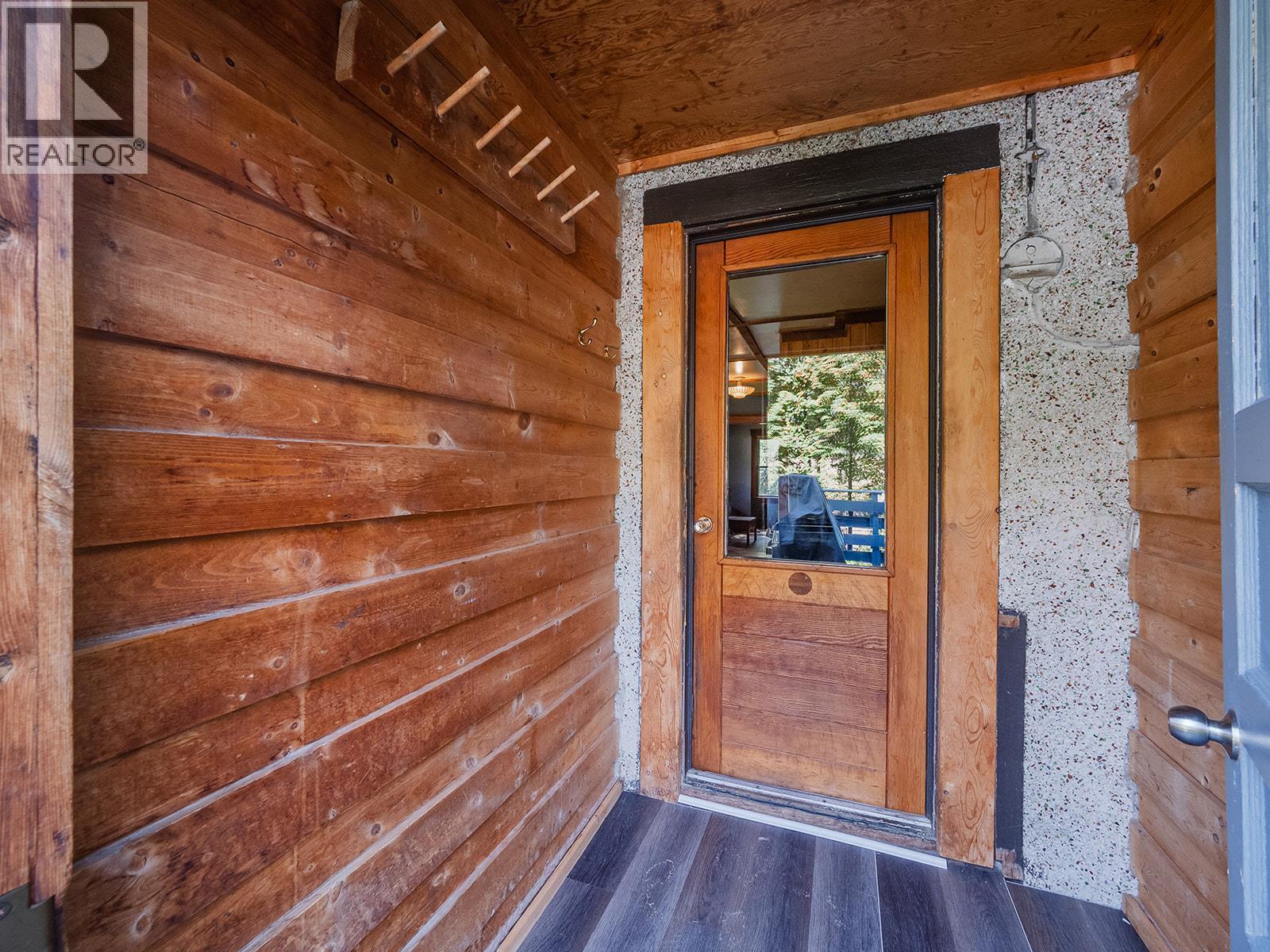 basement entrance - 307 2Nd Avenue, Field, BC - Photo Showing Other Room
