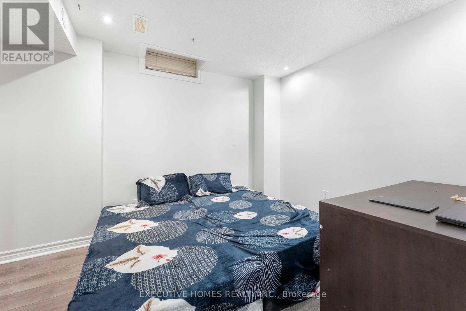 44 Pebblestone Circle, Brampton, ON - Indoor Photo Showing Bedroom