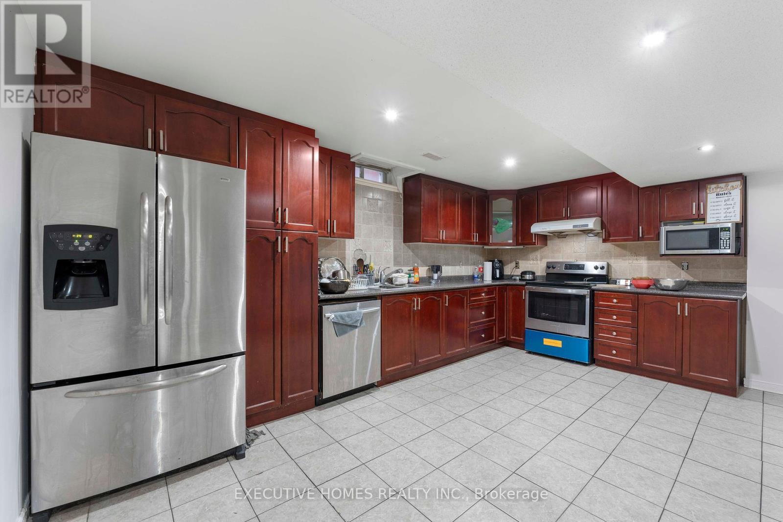 44 Pebblestone Circle, Brampton, ON - Indoor Photo Showing Kitchen