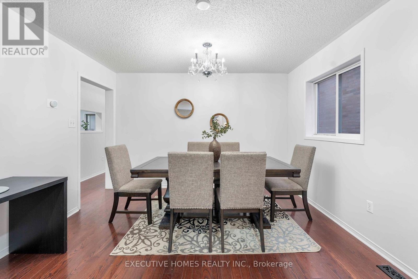 44 Pebblestone Circle, Brampton, ON - Indoor Photo Showing Dining Room