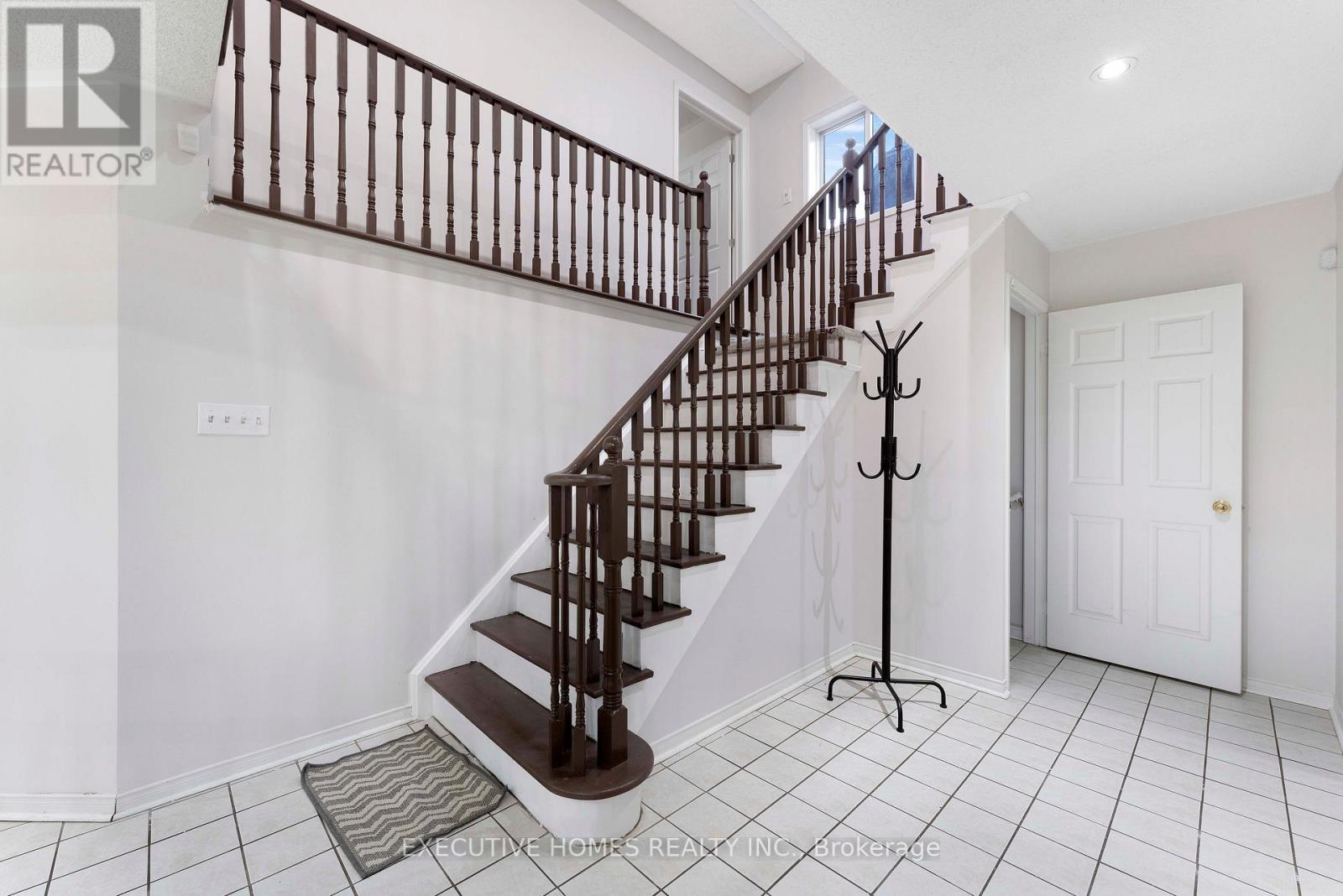 44 Pebblestone Circle, Brampton, ON - Indoor Photo Showing Other Room