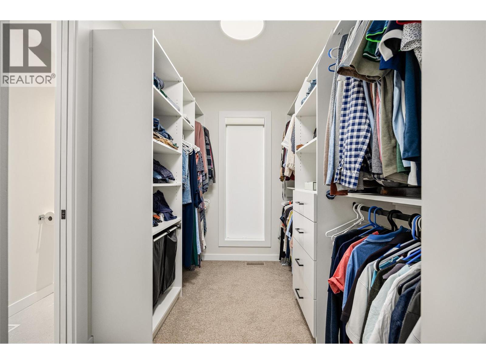 162 Echo Ridge Drive, Kelowna, BC - Indoor With Storage