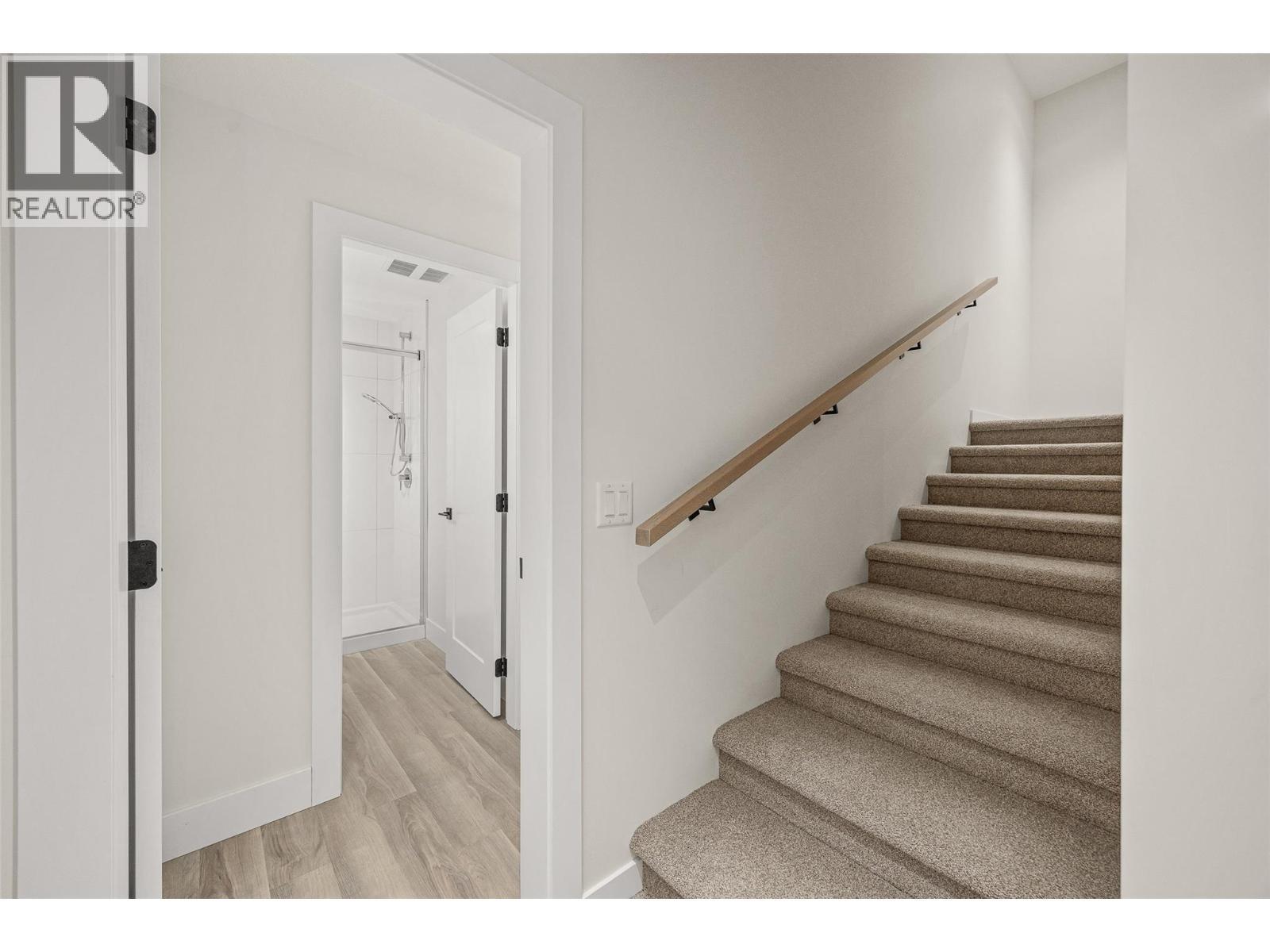 162 Echo Ridge Drive, Kelowna, BC - Indoor Photo Showing Other Room