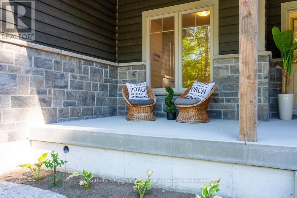 1030 Xavier Street, Gravenhurst (Morrison), ON - Outdoor