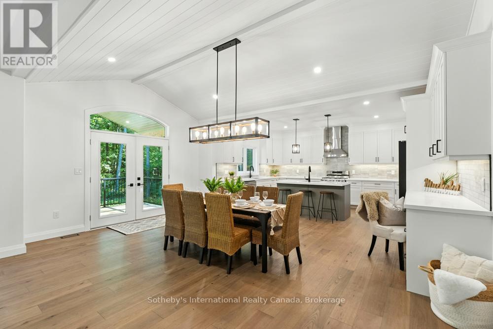 1030 Xavier Street, Gravenhurst (Morrison), ON - Indoor Photo Showing Dining Room