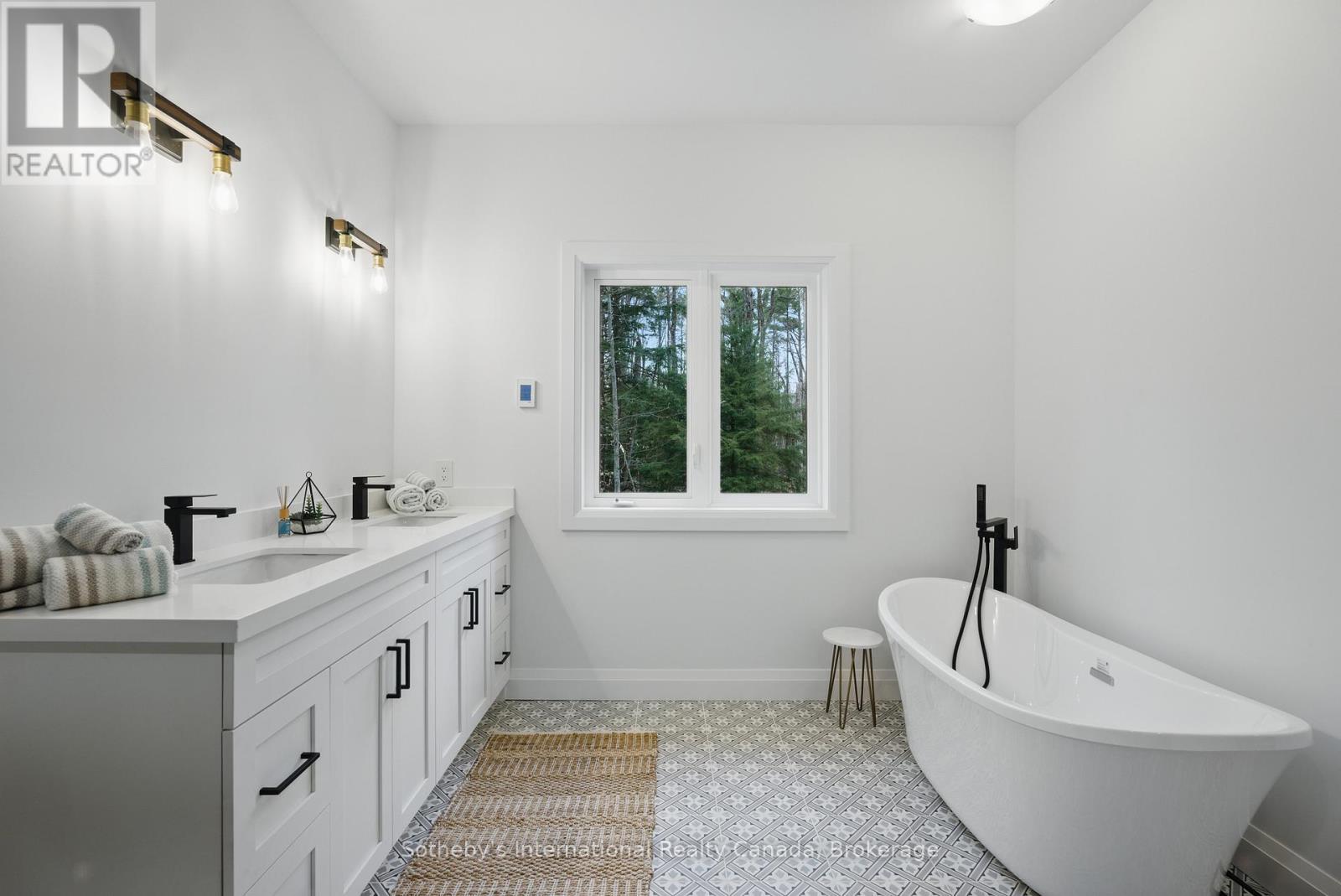 1030 Xavier Street, Gravenhurst (Morrison), ON - Indoor Photo Showing Bathroom