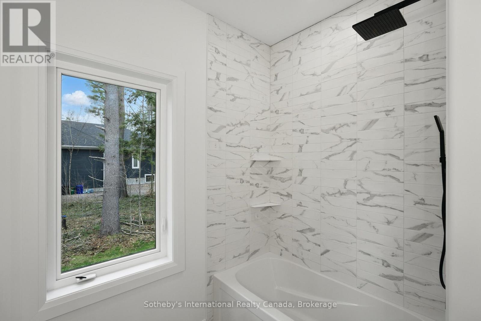 1030 Xavier Street, Gravenhurst (Morrison), ON - Indoor Photo Showing Bathroom