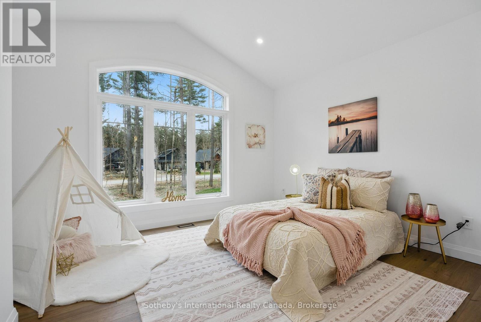 1030 Xavier Street, Gravenhurst (Morrison), ON - Indoor Photo Showing Bedroom