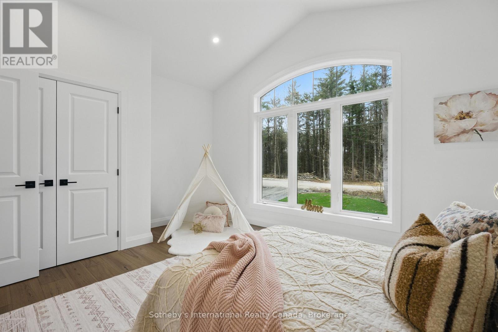1030 Xavier Street, Gravenhurst (Morrison), ON - Indoor Photo Showing Bedroom