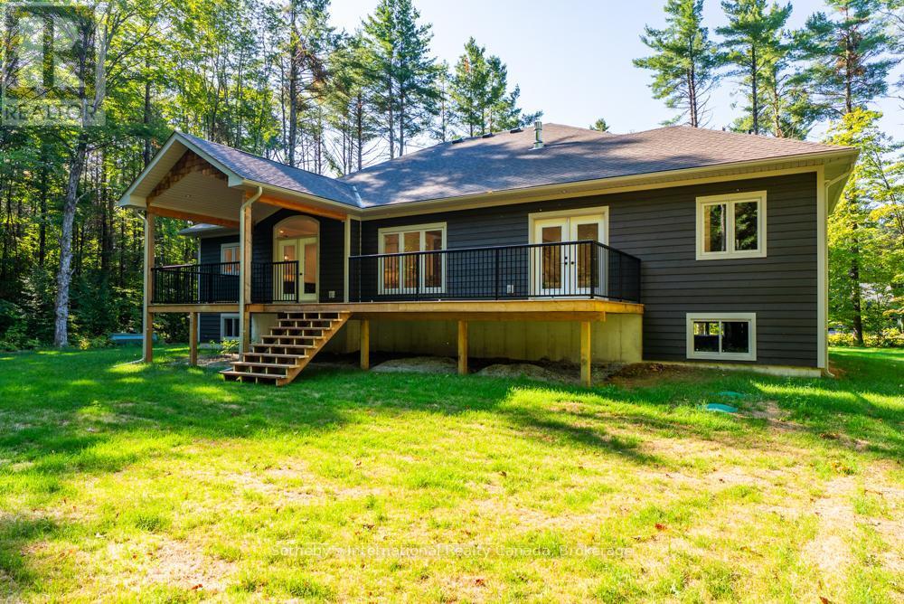 1030 Xavier Street, Gravenhurst (Morrison), ON - Outdoor With Deck Patio Veranda