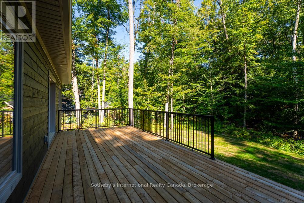 1030 Xavier Street, Gravenhurst (Morrison), ON - Outdoor With Deck Patio Veranda