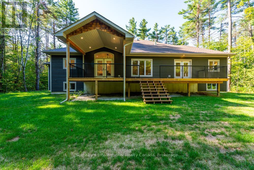1030 Xavier Street, Gravenhurst (Morrison), ON - Outdoor With Deck Patio Veranda