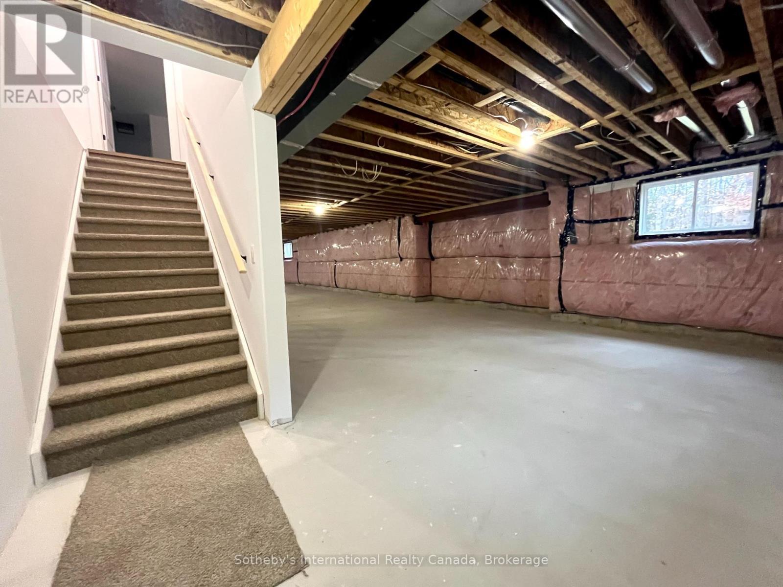 1030 Xavier Street, Gravenhurst (Morrison), ON - Indoor