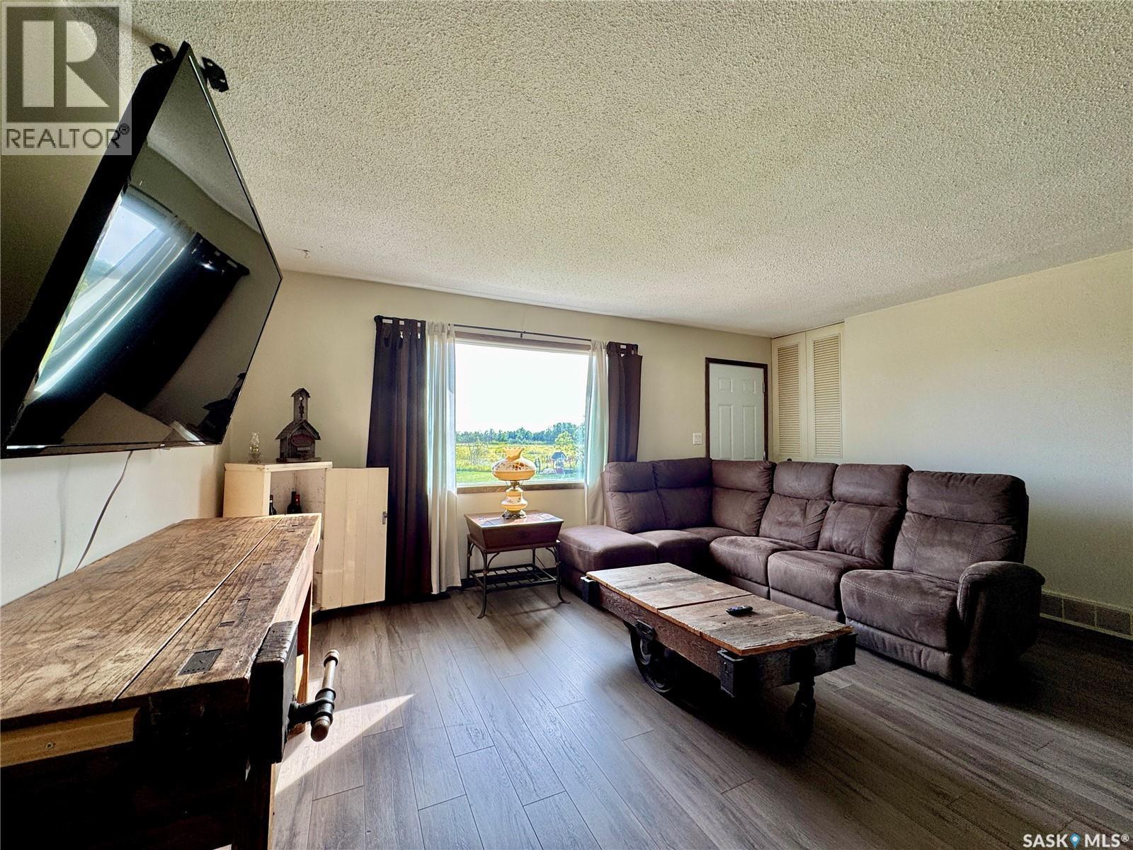 Prairie Crest Acres - Rm Of Cana, Cana Rm No. 214, SK - Indoor Photo Showing Living Room