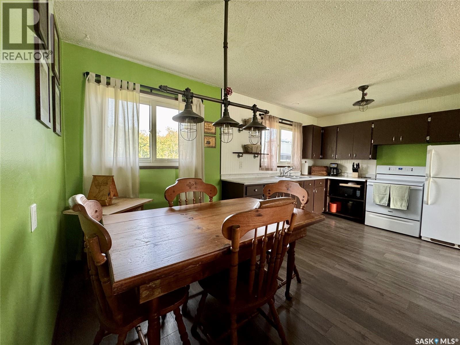Prairie Crest Acres - Rm Of Cana, Cana Rm No. 214, SK - Indoor Photo Showing Dining Room