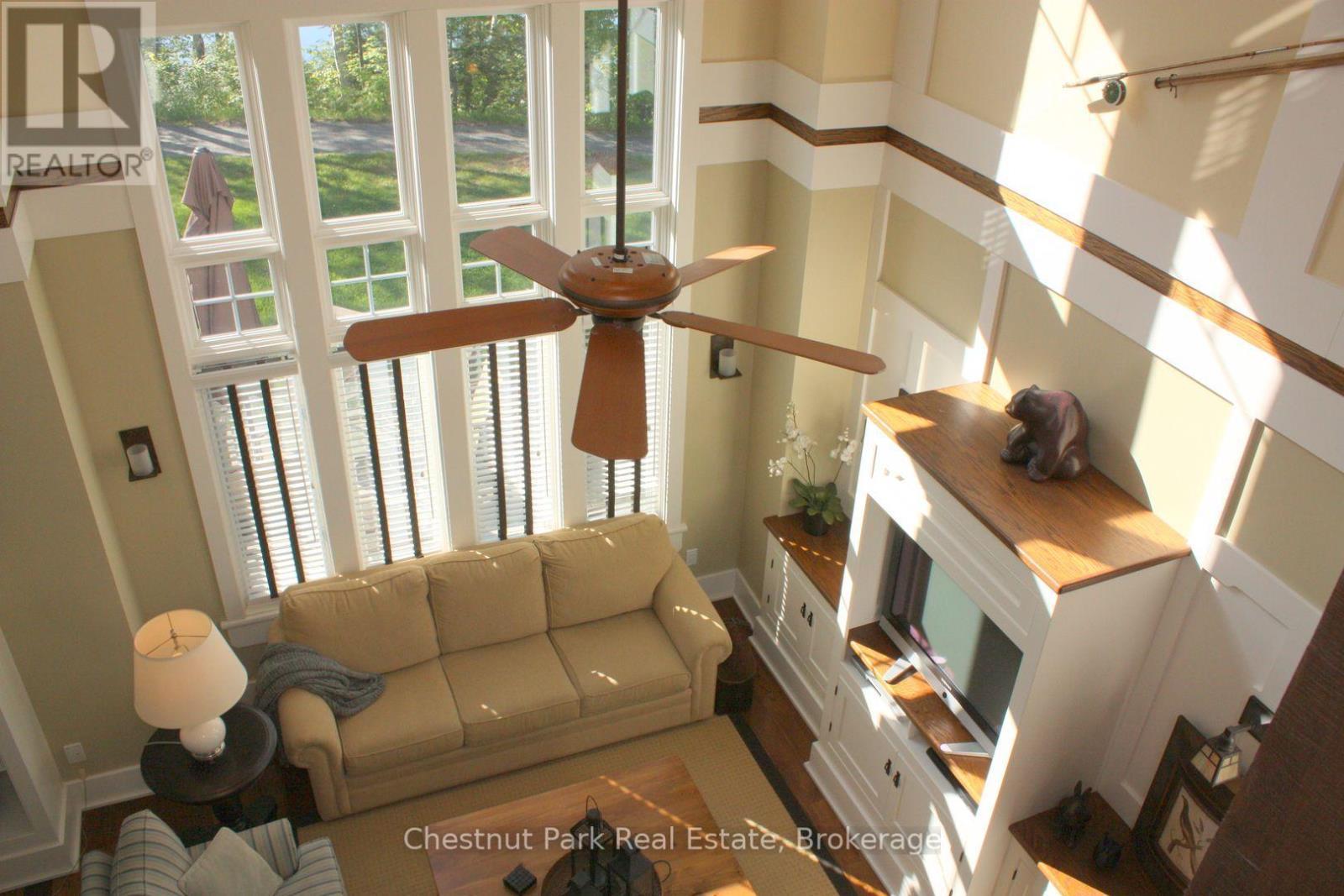 1020 Birch Glen Maple Cottage Week 9 Road, Lake Of Bays (Mclean), ON - Indoor With Fireplace