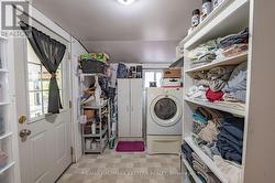 MAIN FLOOR LAUNDRY -