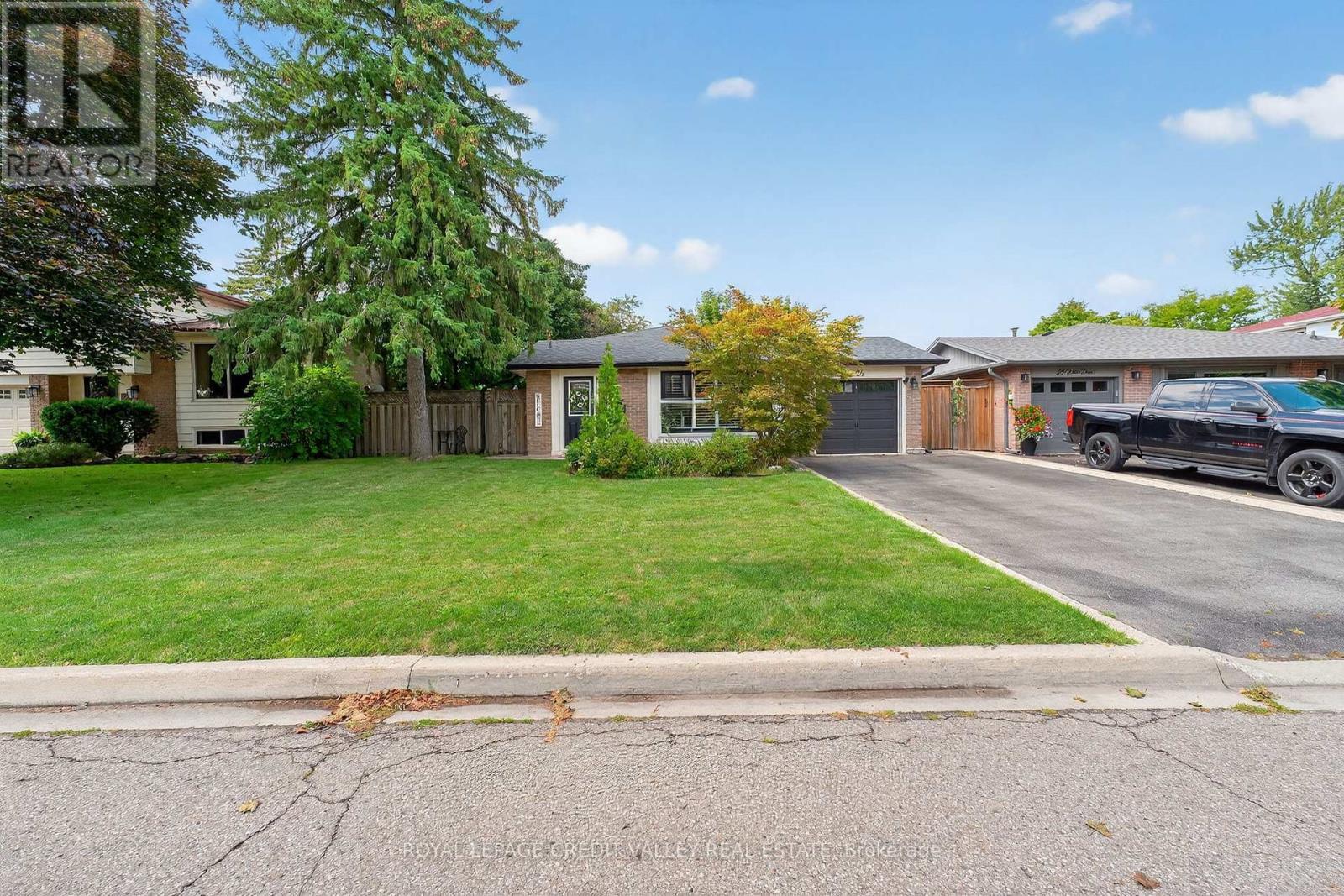 24 Willis Drive, Brampton, ON - Outdoor With Facade