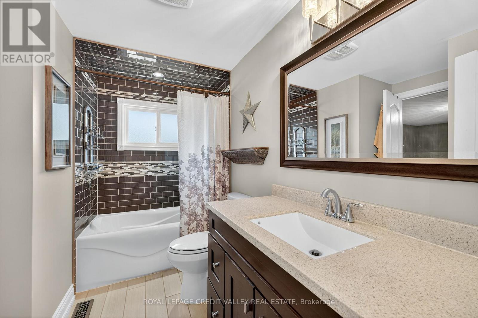 24 Willis Drive, Brampton, ON - Indoor Photo Showing Bathroom