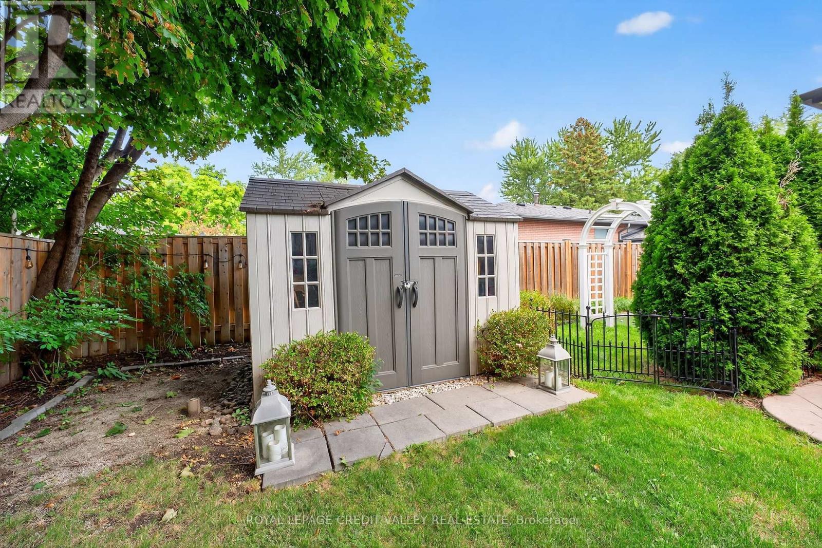 24 Willis Drive, Brampton, ON - Outdoor