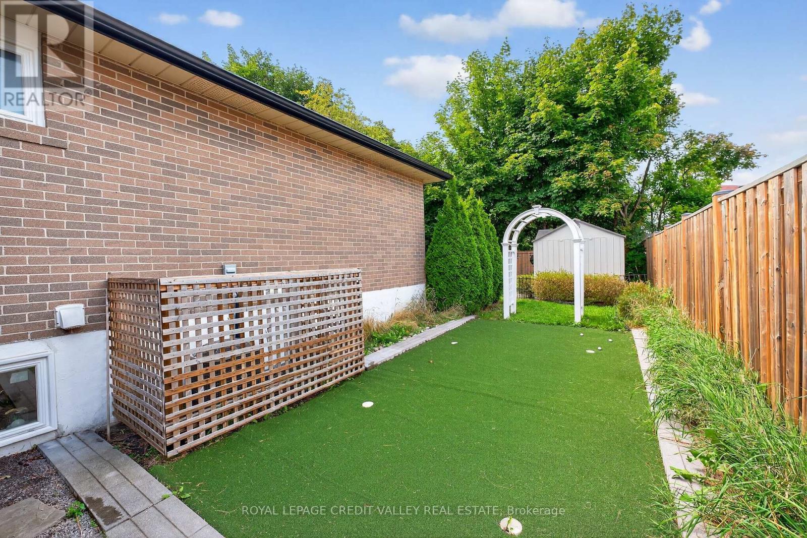 24 Willis Drive, Brampton, ON - Outdoor