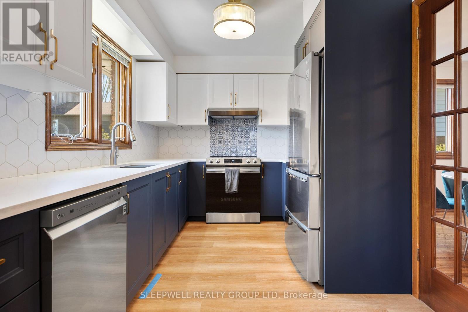 1545 Prince Of Wales Drive, Ottawa, ON - Indoor Photo Showing Kitchen With Stainless Steel Kitchen With Upgraded Kitchen