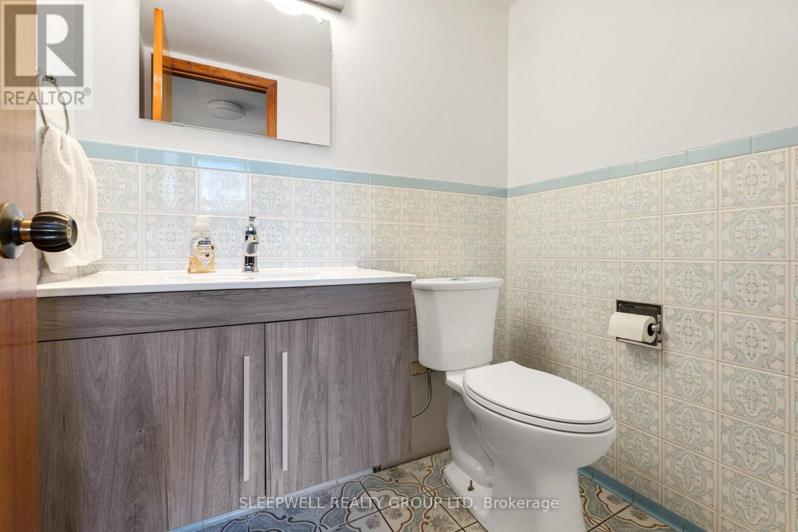 1545 Prince Of Wales Drive, Ottawa, ON - Indoor Photo Showing Bathroom
