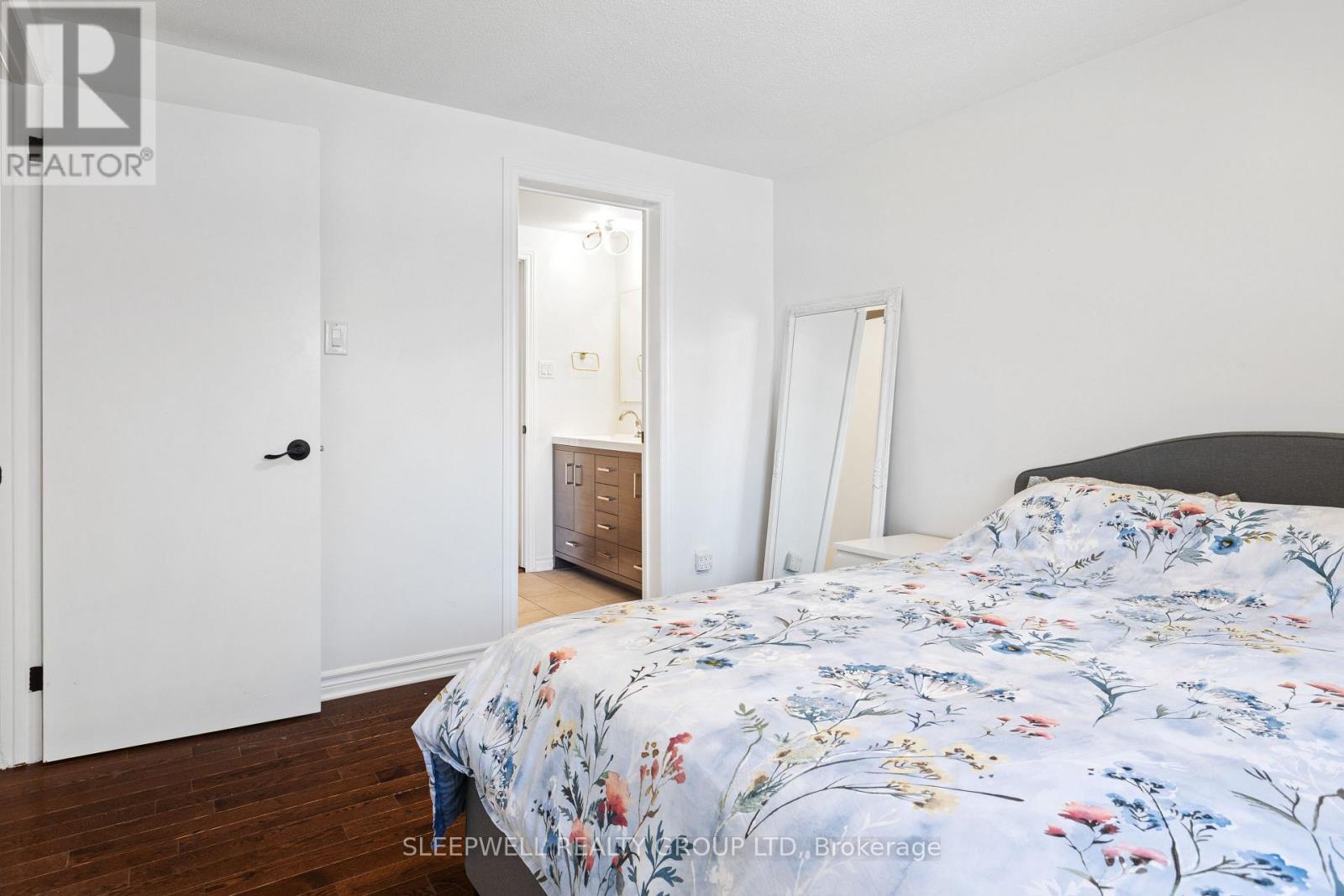 1545 Prince Of Wales Drive, Ottawa, ON - Indoor Photo Showing Bedroom