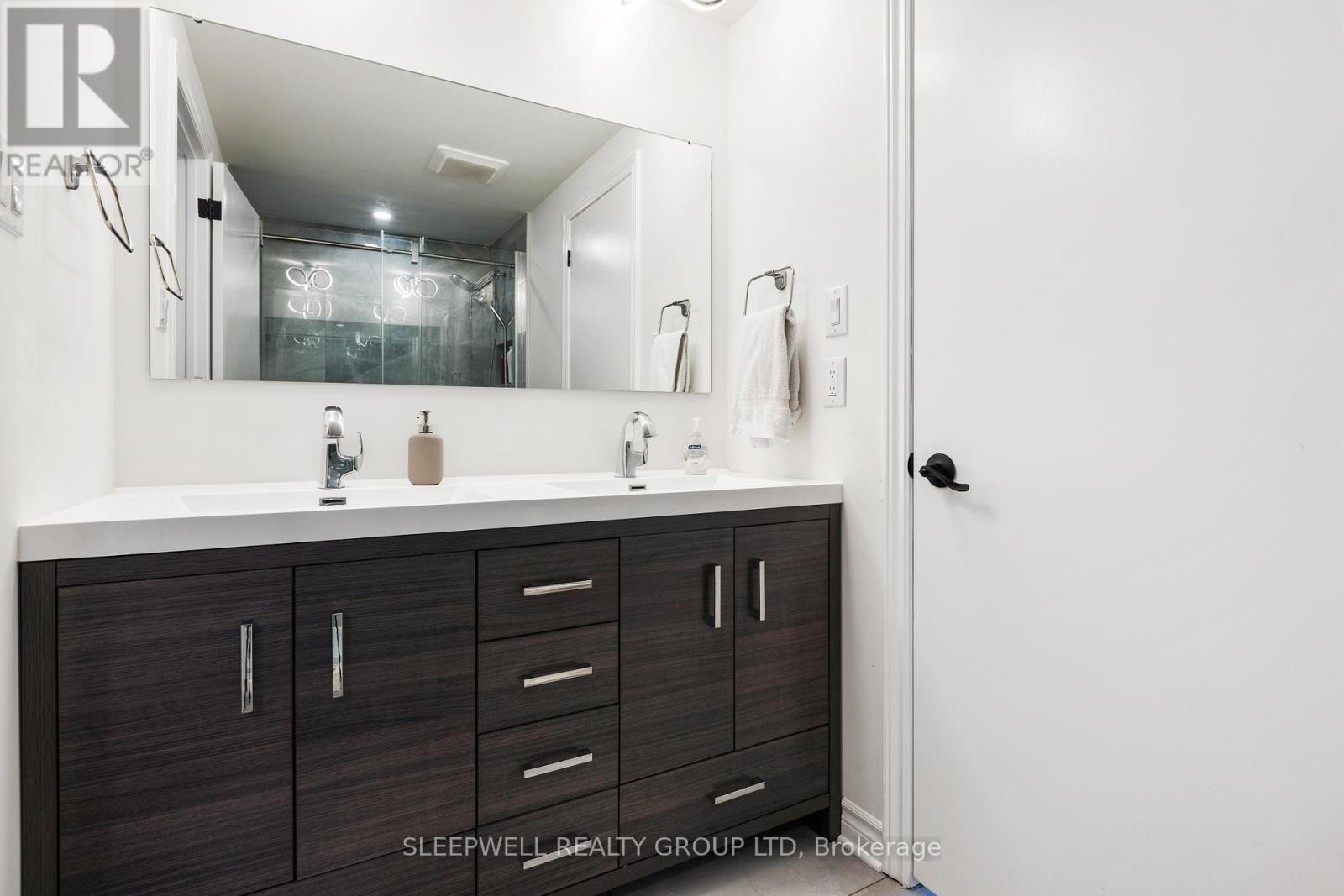 1545 Prince Of Wales Drive, Ottawa, ON - Indoor Photo Showing Bathroom