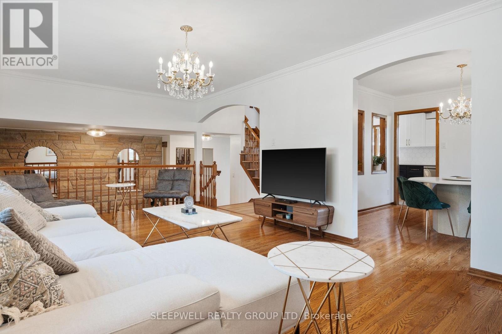 1545 Prince Of Wales Drive, Ottawa, ON - Indoor Photo Showing Living Room