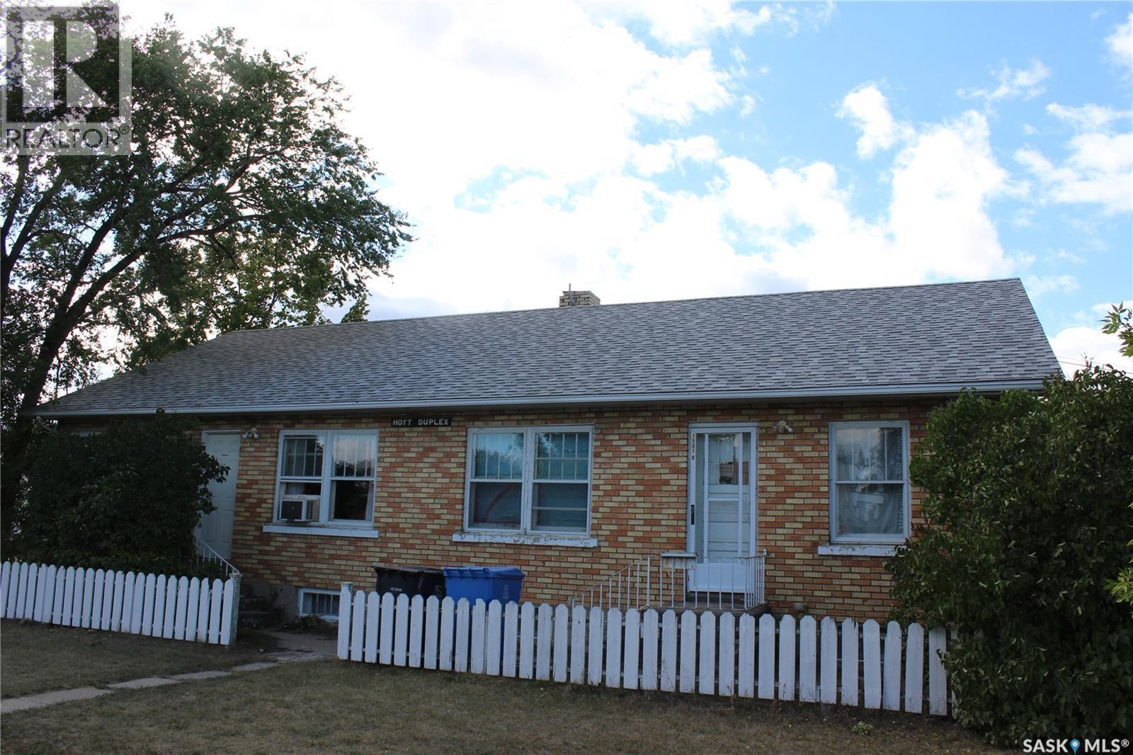 1501 3Rd Street, Estevan, SK - Outdoor