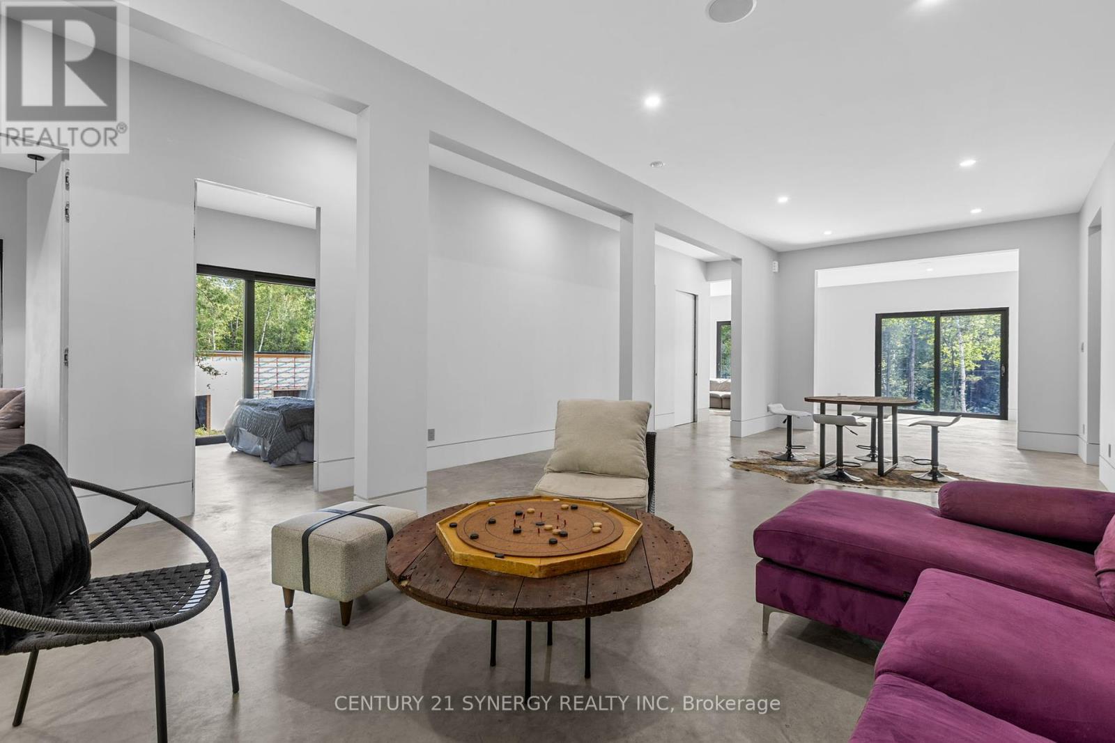 1840 Eady Road, Horton, ON - Indoor Photo Showing Living Room